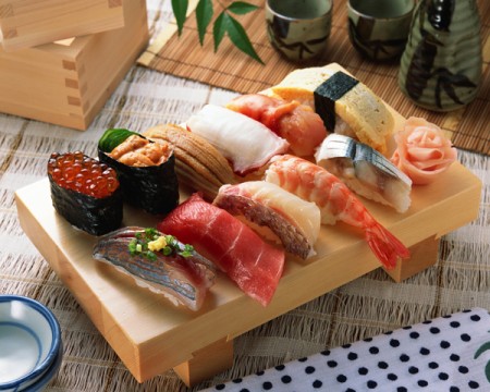 Lernen Sie kleine Kostbarkeiten bei einem Sushi-Kurs zu zaubern.